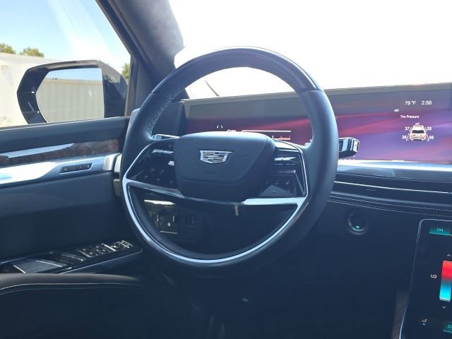 Used 2025 Cadillac Escalade Sport Platinum w/ LPO, Floor Liner Package AWD/4WD image 39