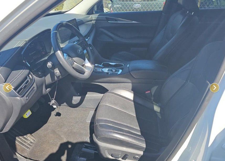 Used 2023 INFINITI QX60 Luxe w/ Cargo Package image 2