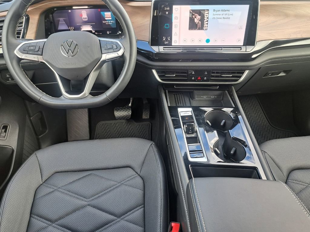 Used 2025 Volkswagen Atlas SE image 22