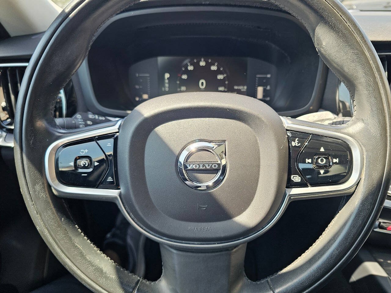 Used 2019 Volvo S60 T6 Momentum w/ Premium Package AWD/4WD image 16