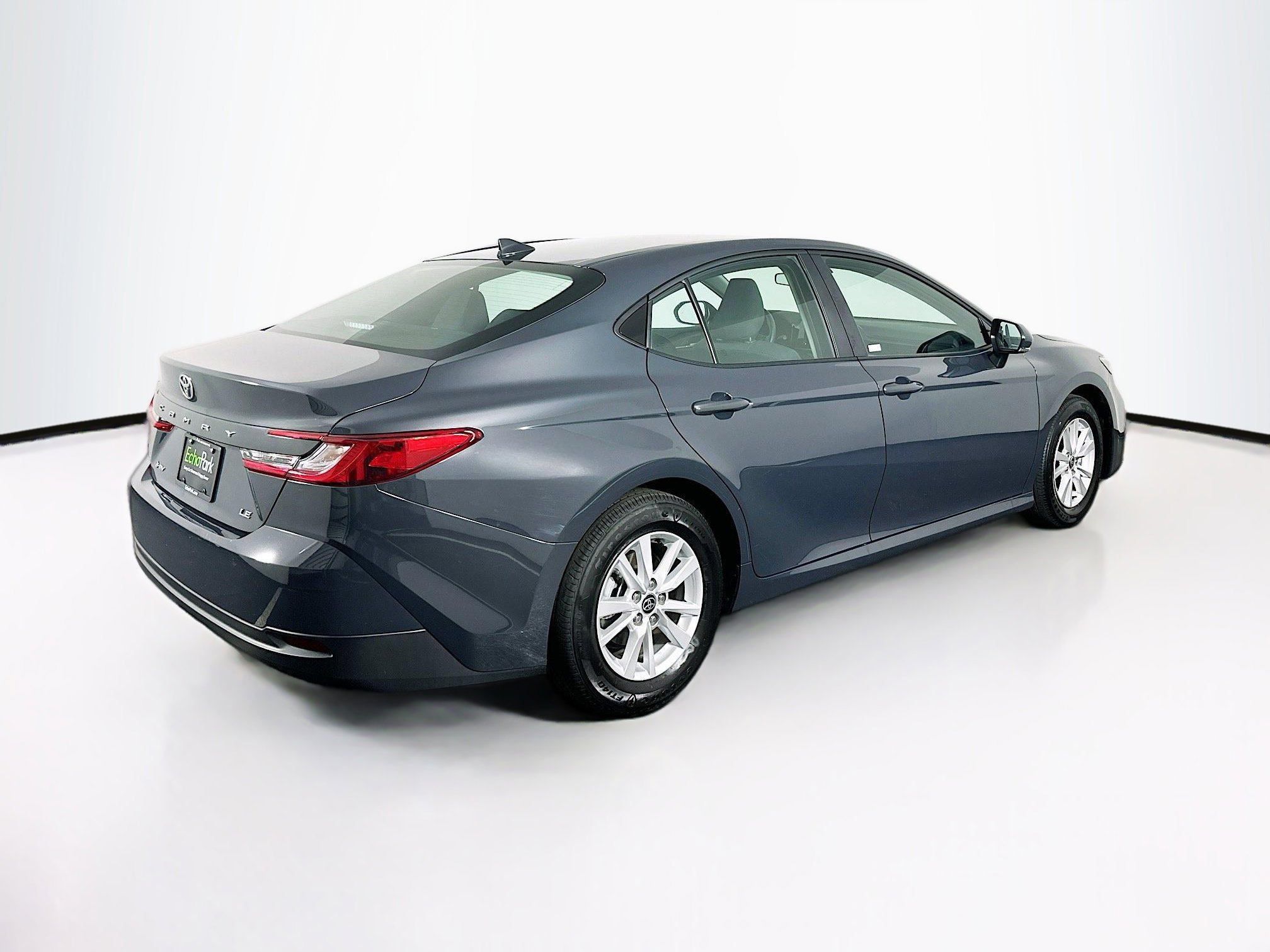 Used 2025 Toyota Camry LE image 9