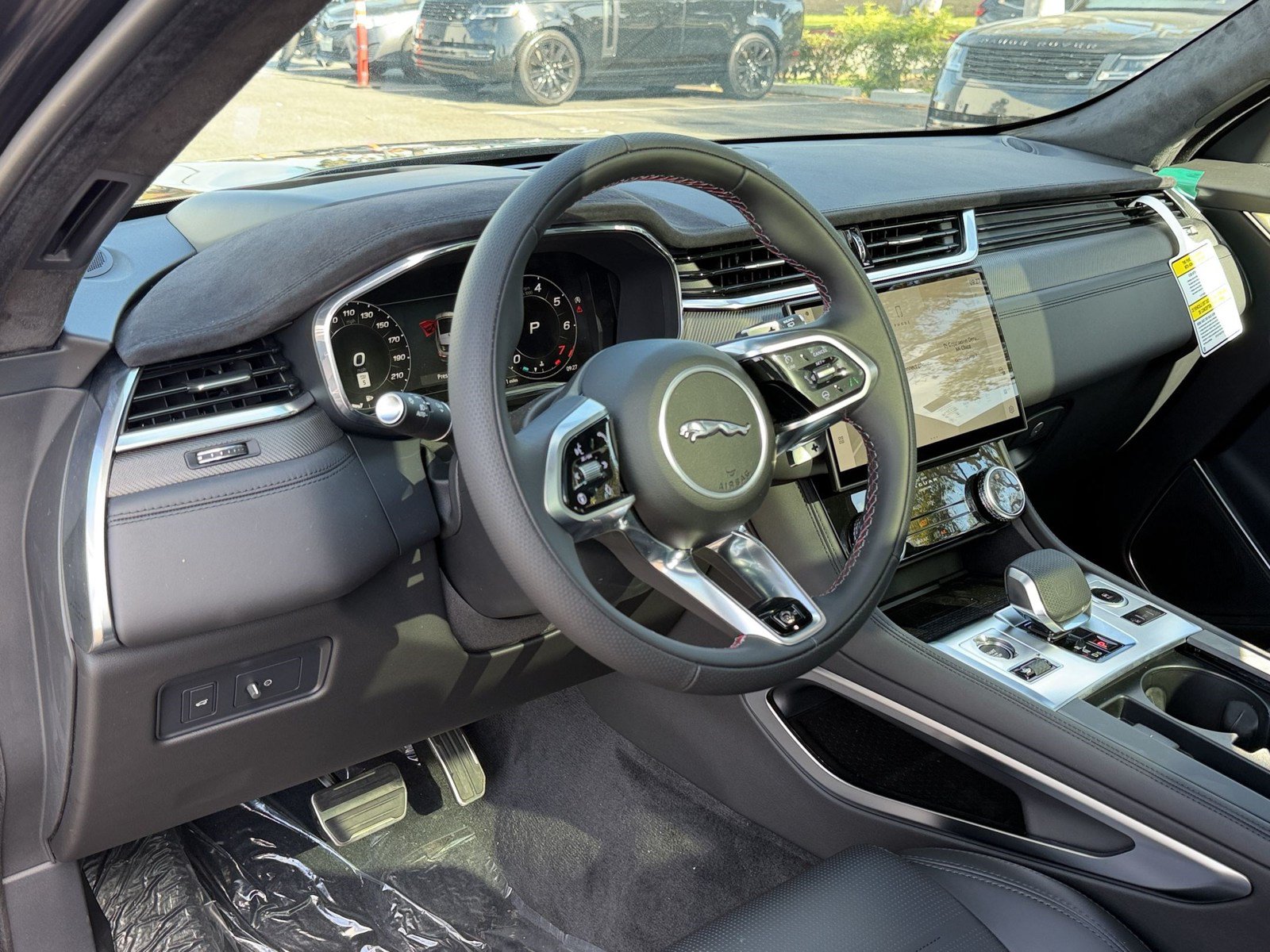 New 2026 Jaguar F-PACE SVR 575 Edition AWD/4WD image 4