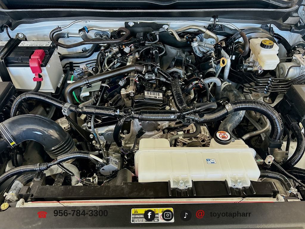 Used 2025 Toyota Tacoma Limited AWD/4WD image 28
