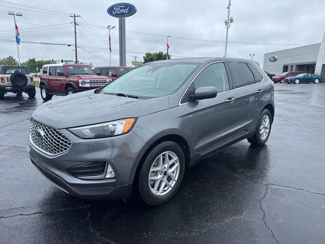 Used 2023 Ford Edge SEL w/ Convenience Package AWD/4WD image 2