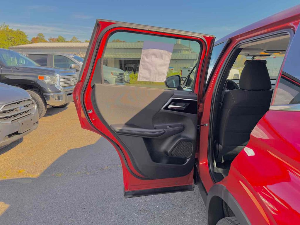 Used 2022 Mitsubishi Outlander ES image 15