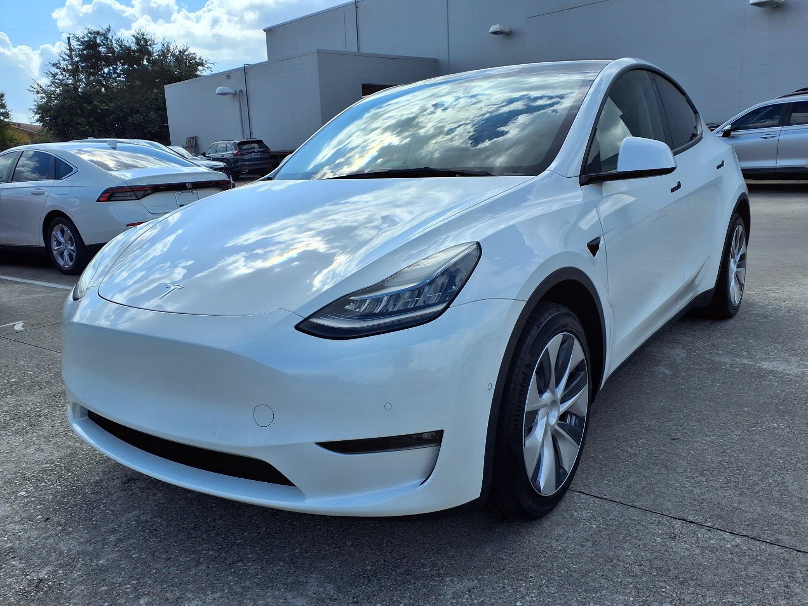 Used 2021 Tesla Model Y Long Range AWD/4WD image 20
