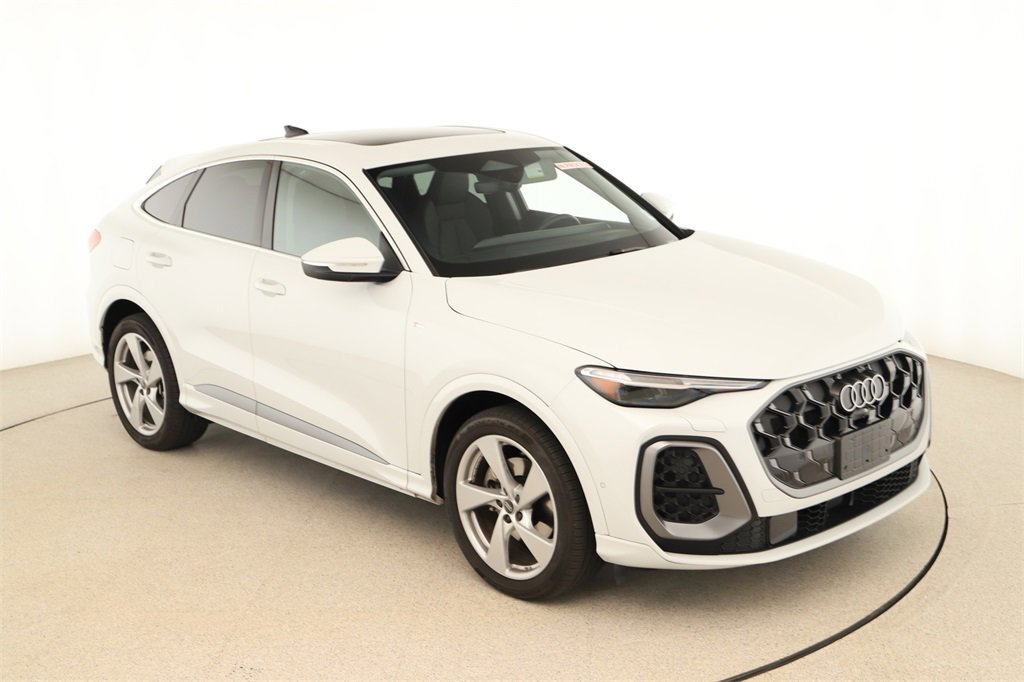 Certified 2025 Audi Q5 Prestige w/ 20" Wheel Package image 35