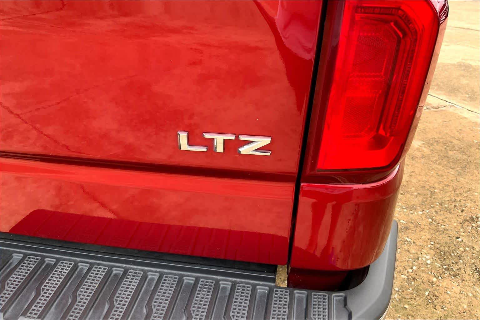 Certified 2023 Chevrolet Silverado 1500 LTZ w/ Technology Package AWD/4WD image 10
