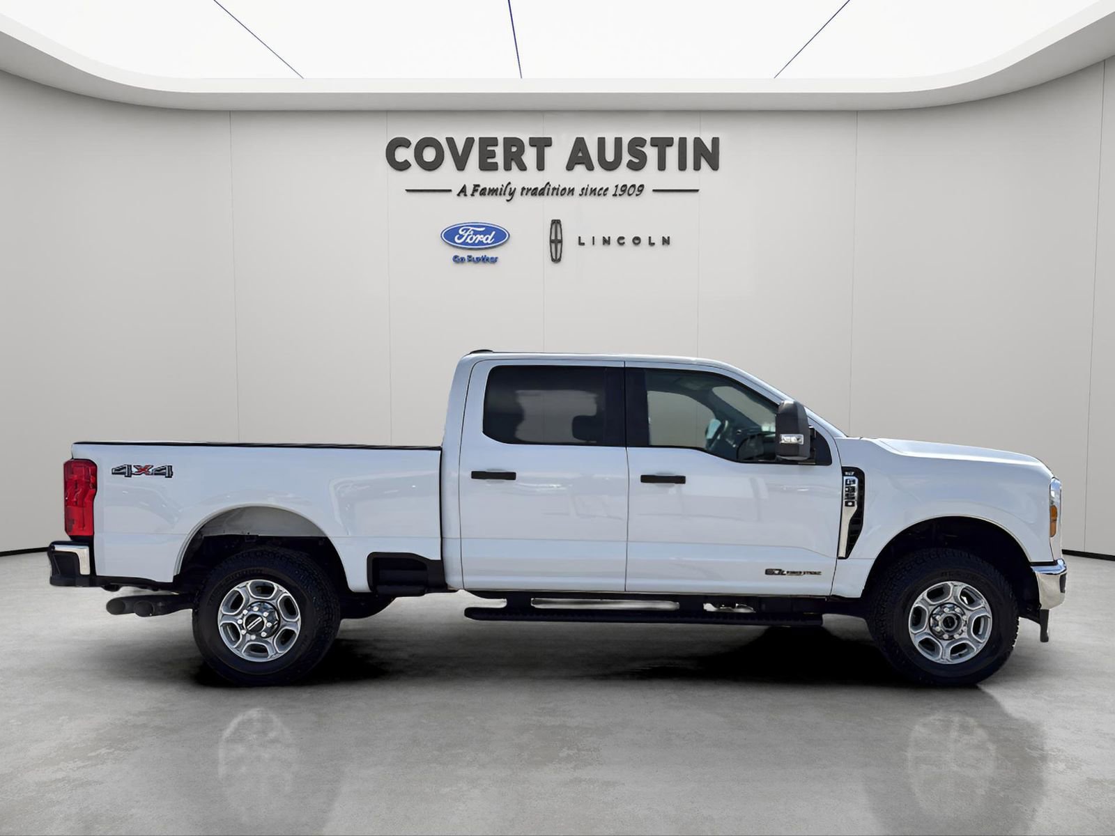 Used 2025 Ford F350 XLT image 6