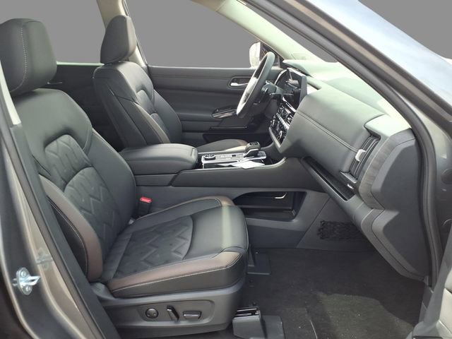 New 2026 Nissan Pathfinder Platinum image 13