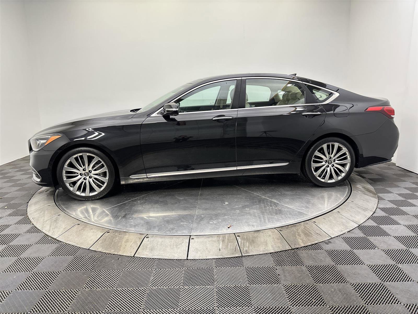 Used 2018 Genesis G80 5.0 Ultimate image 16