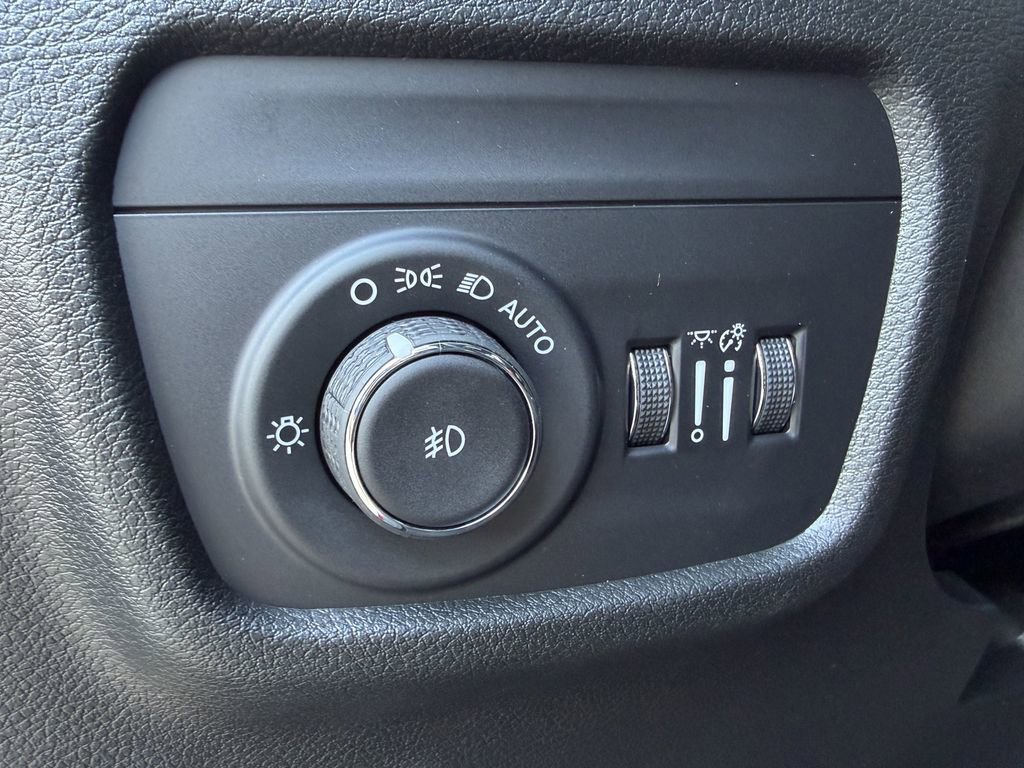 New 2025 Jeep Grand Cherokee L Limited w/ Black Appearance Package RWD image 18