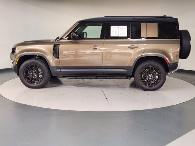 Used 2025 Land Rover Defender 110 S image 5