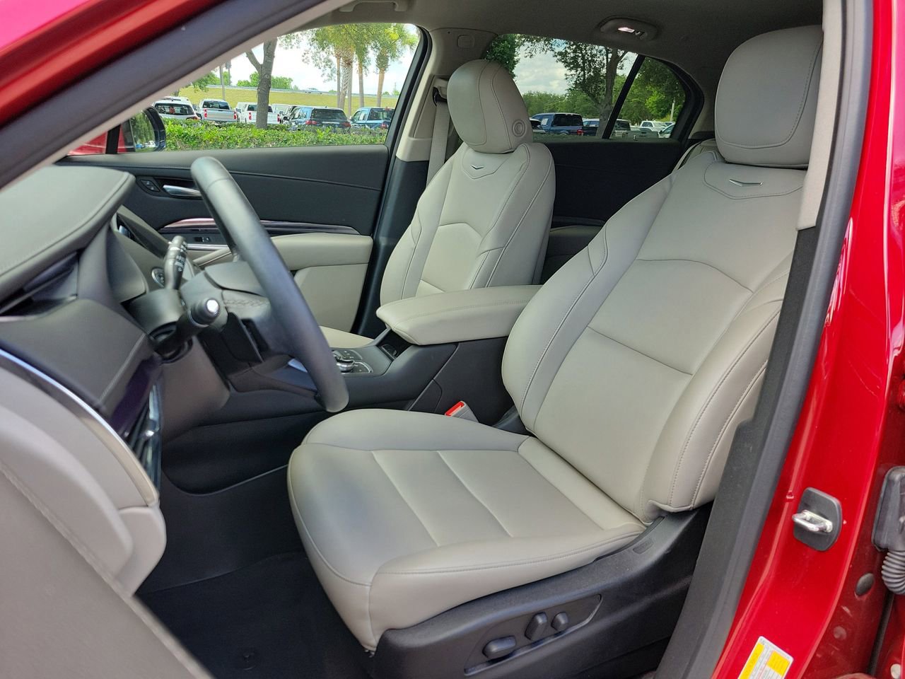 Used 2023 Cadillac XT4 Luxury FWD image 17