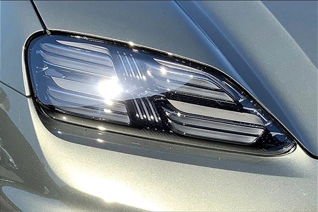 Used 2025 Porsche Macan 4 Electric image 18