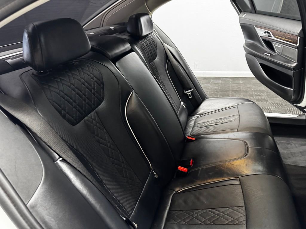 Used 2021 BMW 750i xDrive image 50