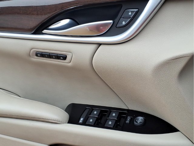 Used 2013 Cadillac XTS Luxury w/ Driver Awareness Package FWD image 17