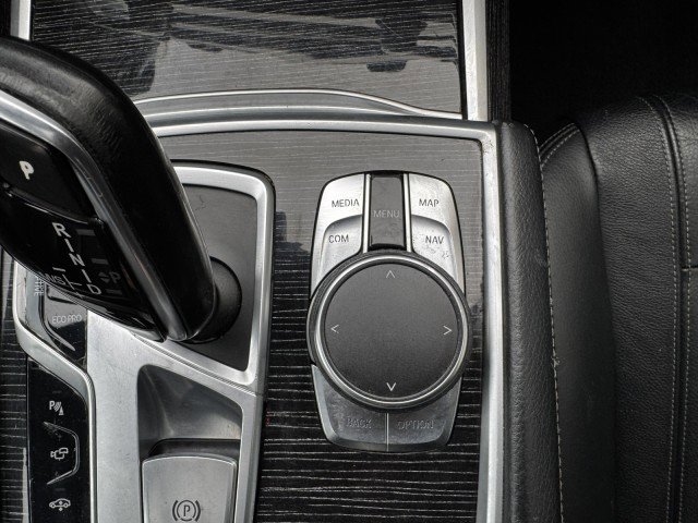 Used 2017 BMW 740i RWD image 22