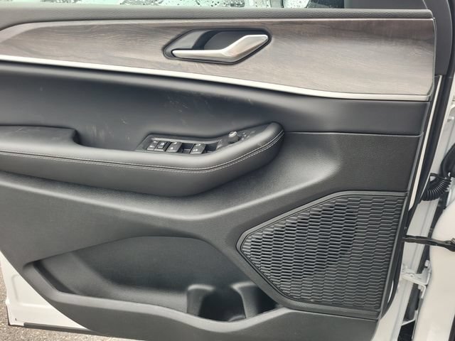 New 2026 Jeep Grand Cherokee Altitude RWD image 20