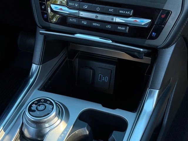 Certified 2020 Ford Explorer Platinum w/ Premium Technology Package image 33