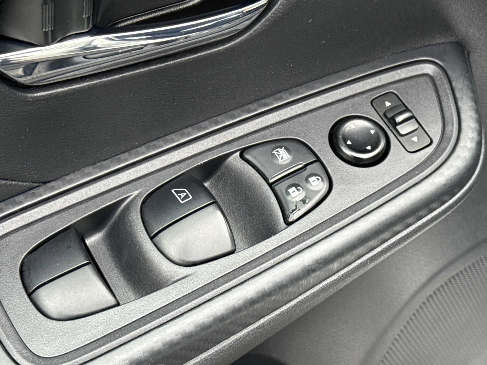 Used 2023 Nissan Versa SV image 21