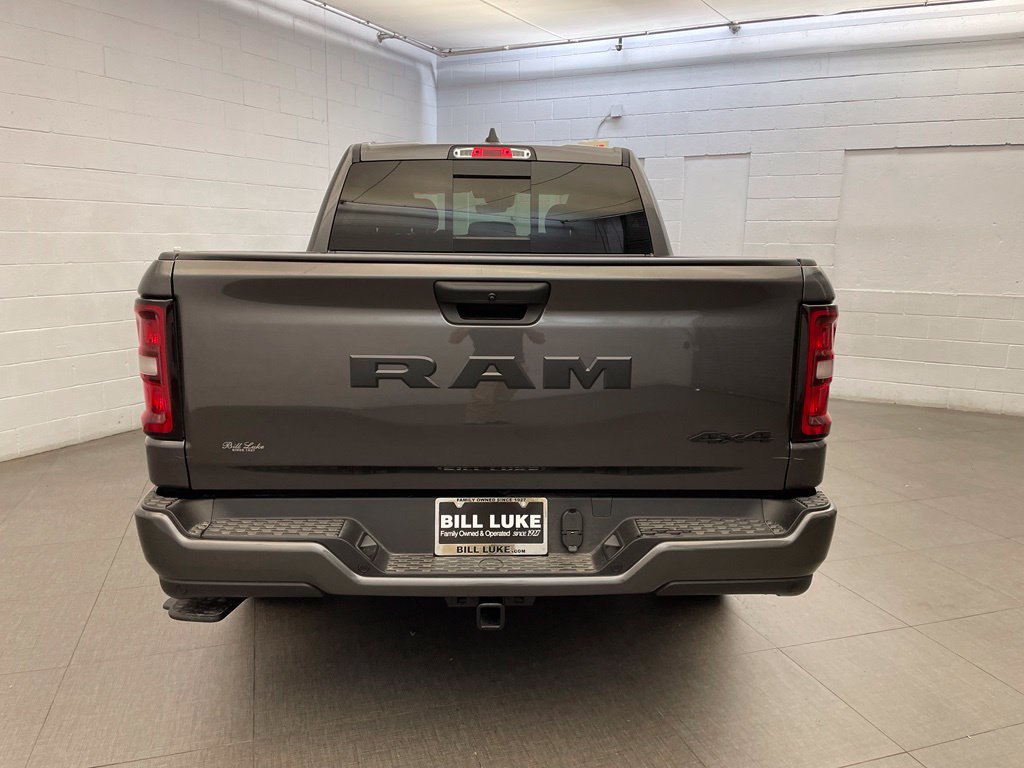 New 2026 RAM 1500 Express AWD/4WD image 4