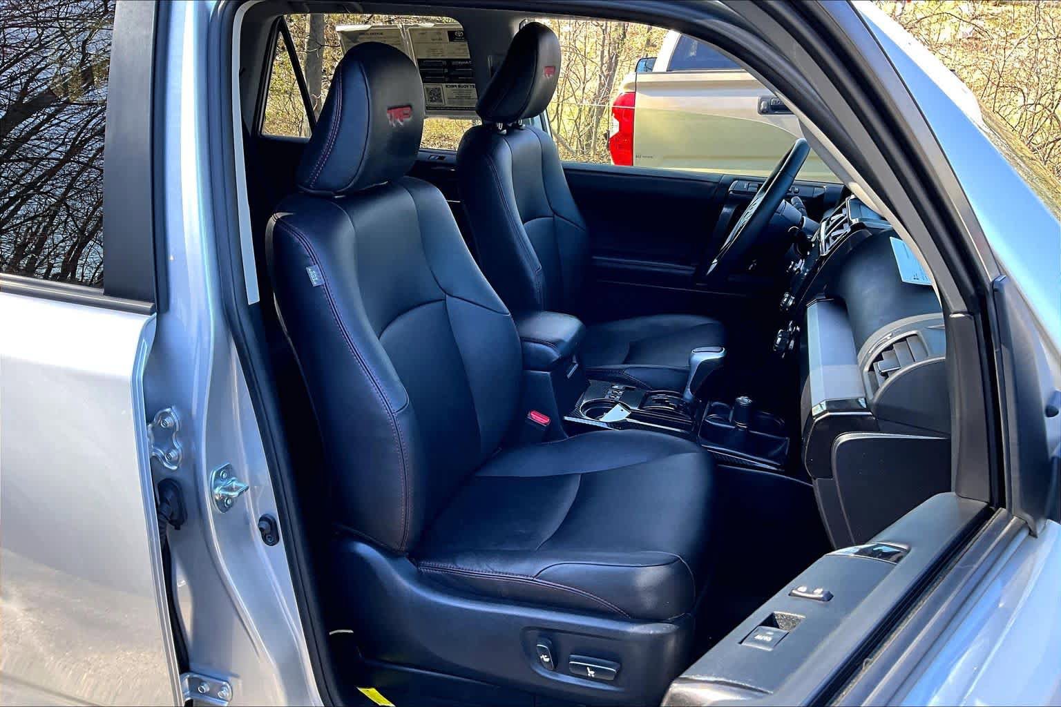 Certified 2022 Toyota 4Runner TRD Off-Road Premium AWD/4WD image 8