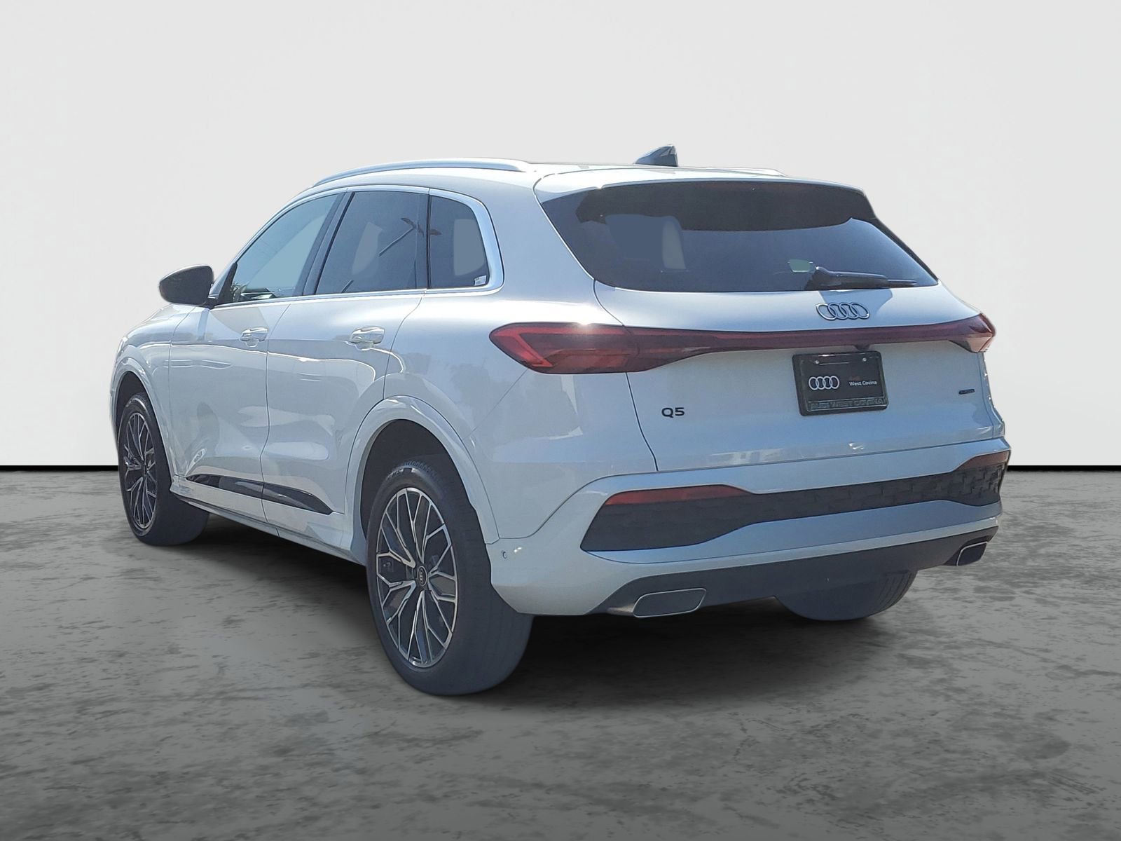 Used 2025 Audi Q5 Premium Plus w/ Premium Plus image 3