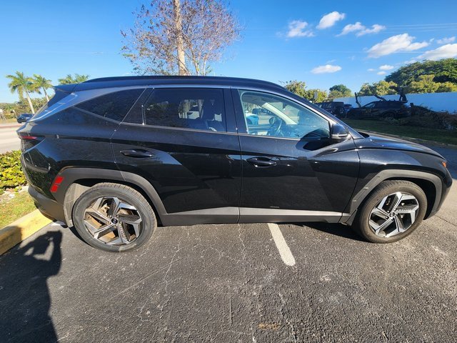 Used 2023 Hyundai Tucson Limited image 3