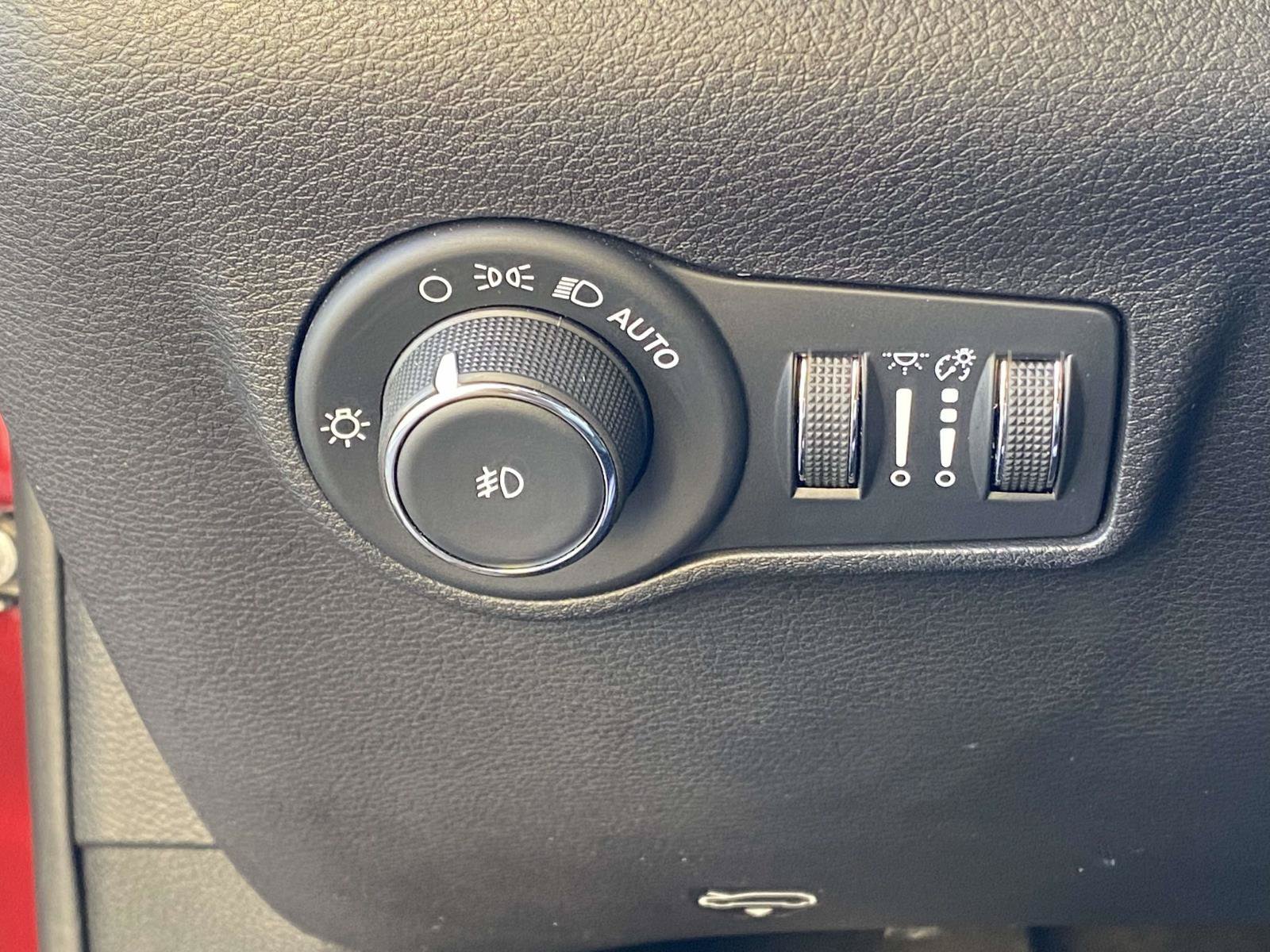 Used 2022 Jeep Compass Latitude AWD/4WD image 29