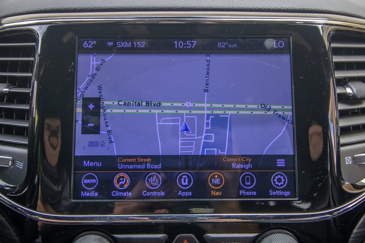 Used 2020 Jeep Grand Cherokee Altitude RWD image 27