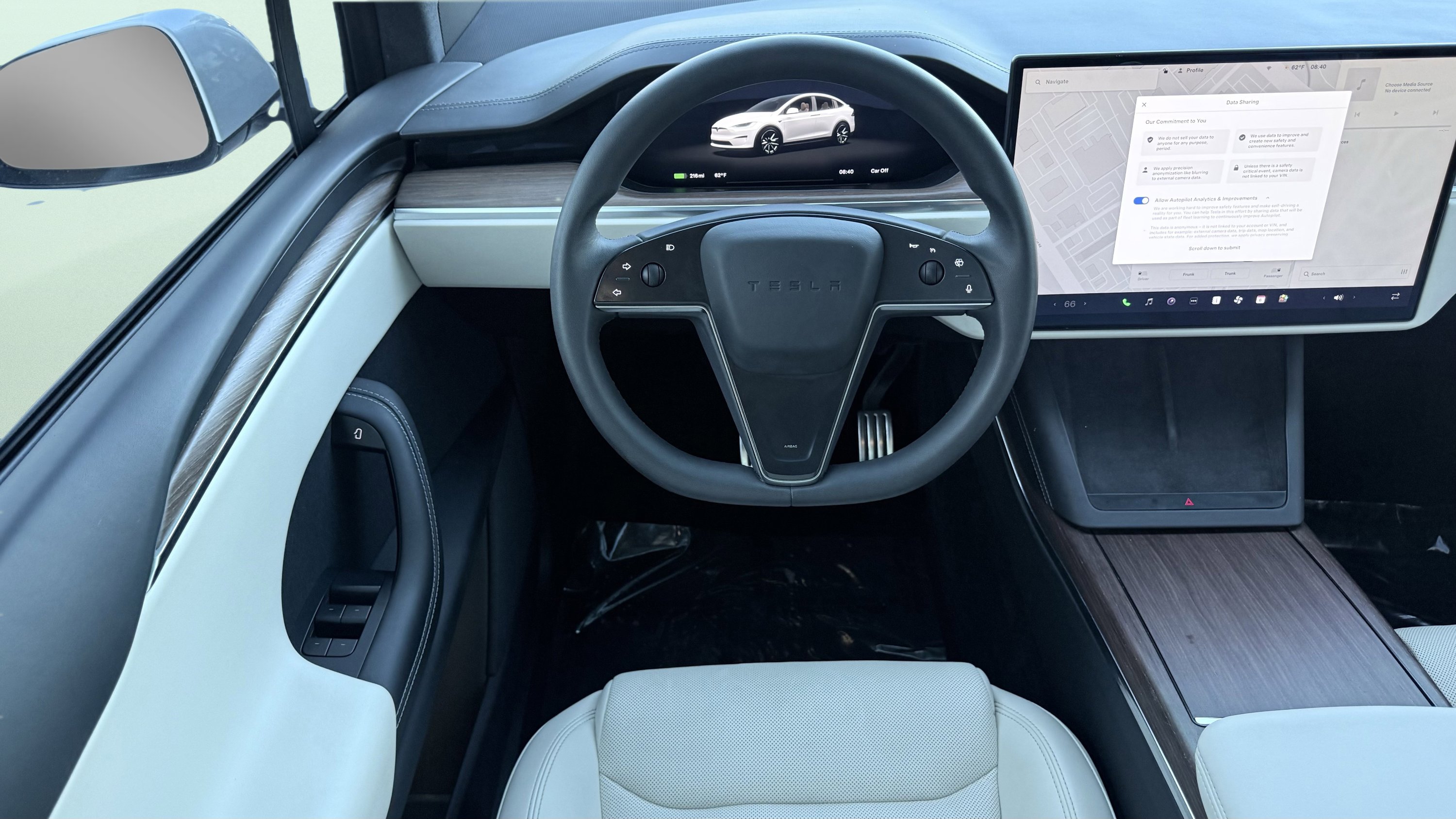 Used 2022 Tesla Model X image 57
