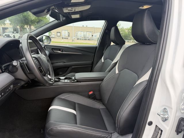 Used 2025 Toyota Camry SE FWD image 24