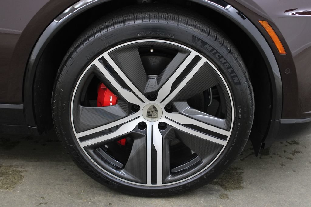 Used 2024 Porsche Macan Turbo Electric AWD/4WD image 14