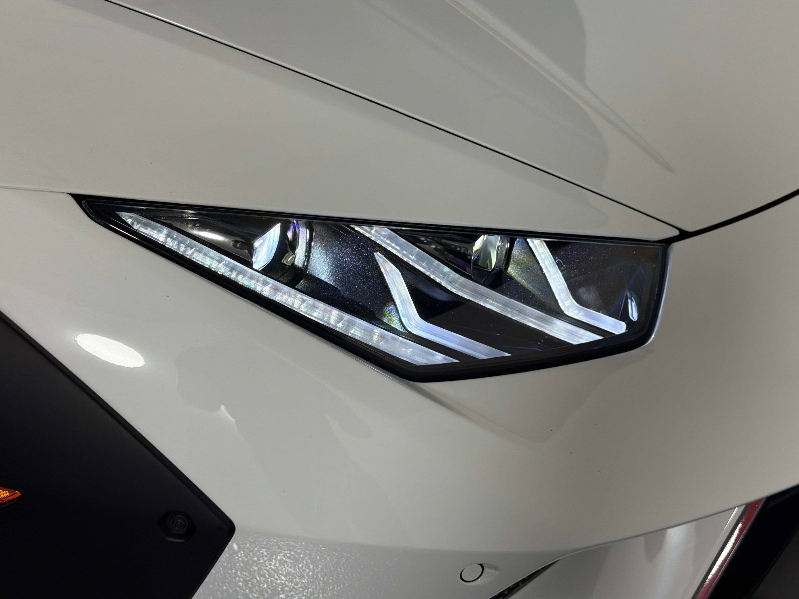 Used 2023 Lamborghini Huracan Sterrato image 9