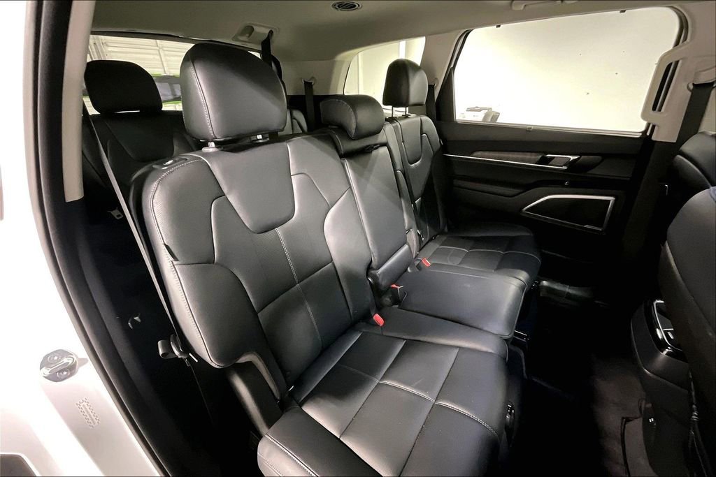 Used 2024 Kia Telluride EX image 35