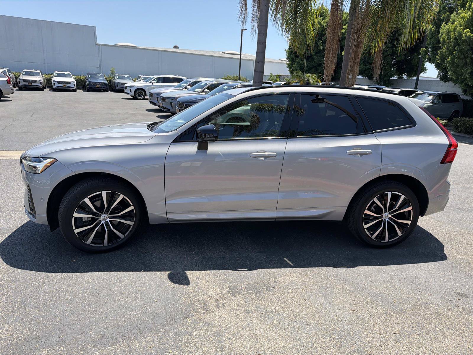Certified 2024 Volvo XC60 B5 Plus w/ Protection Package Premier AWD/4WD image 8