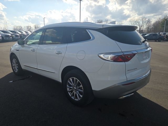Used 2024 Buick Enclave Premium image 4