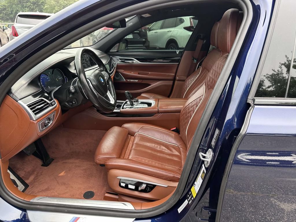 Used 2018 BMW 750i xDrive AWD/4WD image 12