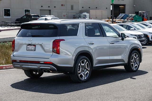 Used 2023 Hyundai Palisade SEL FWD image 4