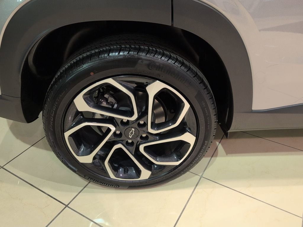 Used 2025 Chevrolet Trax RS w/ Driver Confidence Package image 46