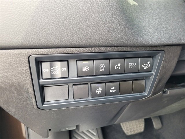 Used 2025 Toyota Tundra Limited image 24