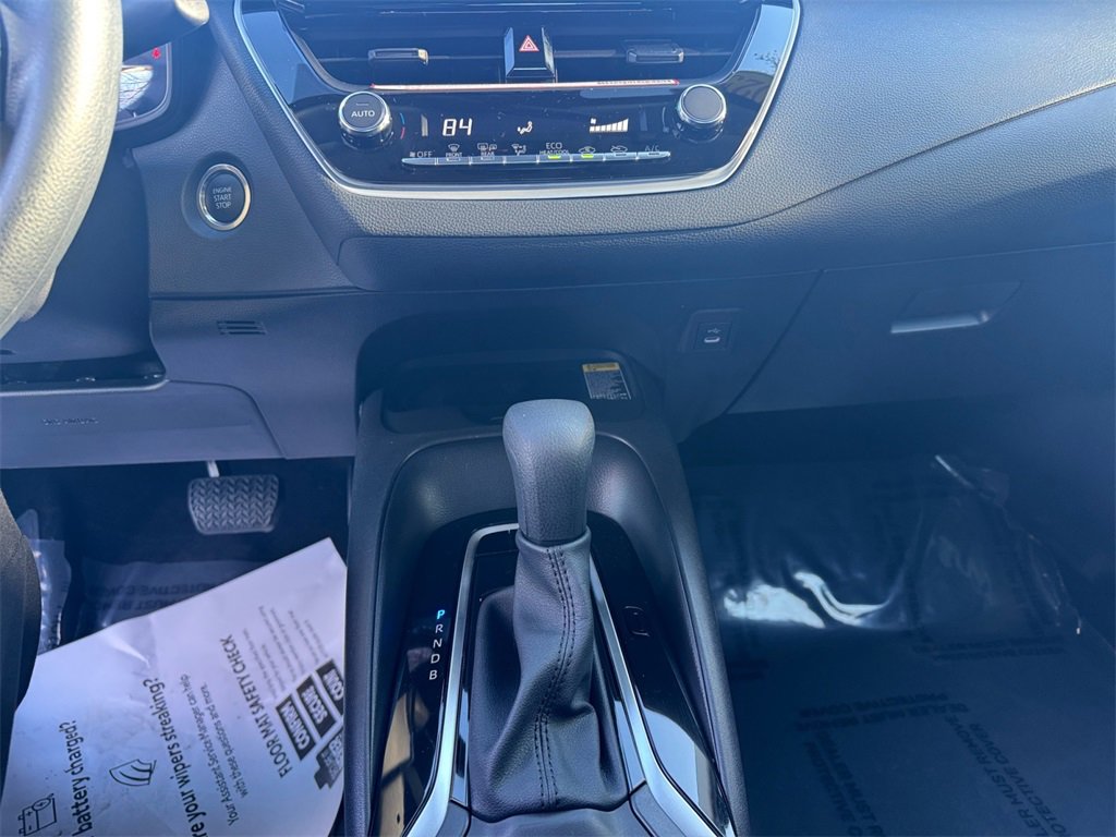 Used 2025 Toyota Corolla LE image 11