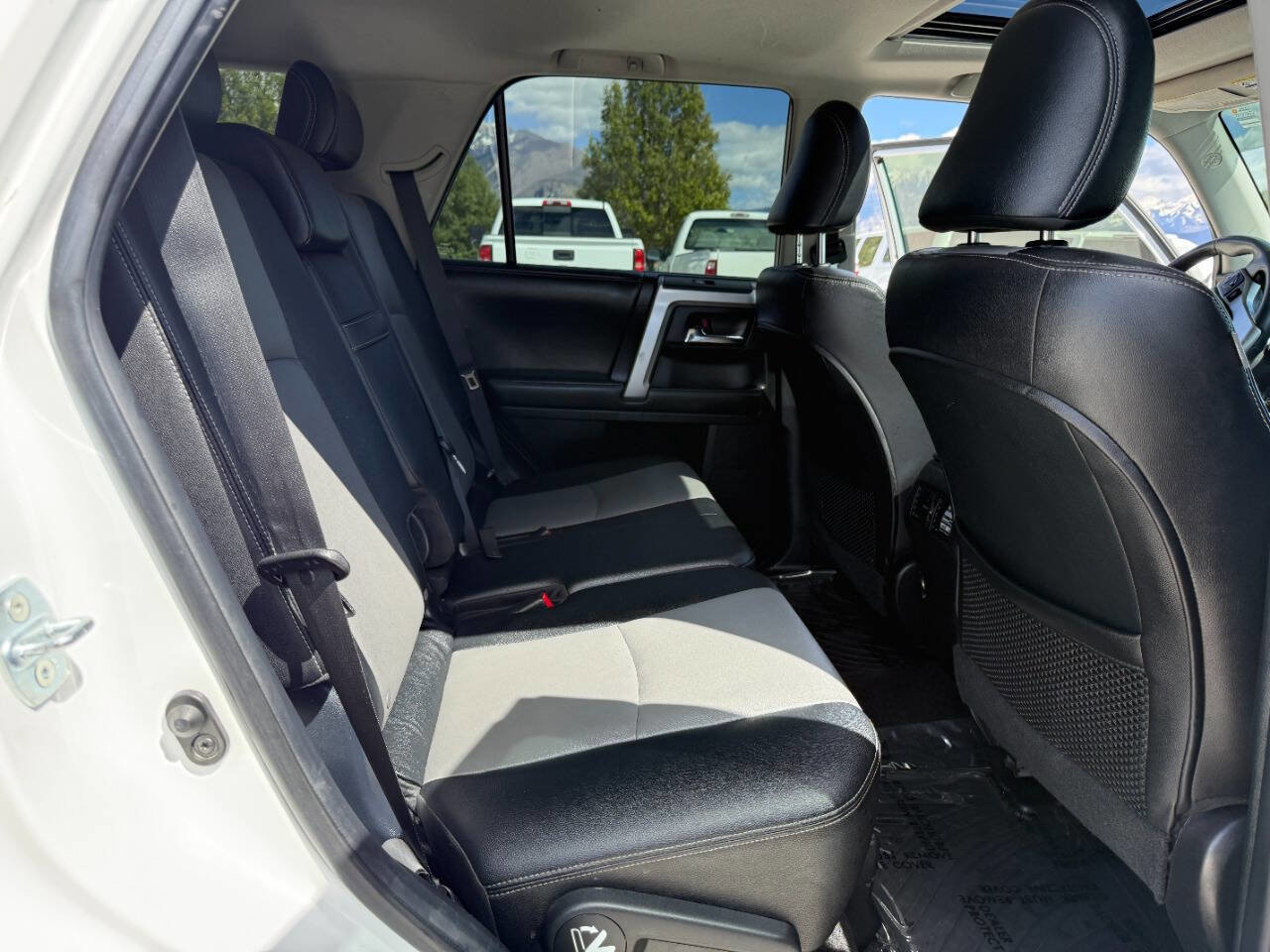 Used 2015 Toyota 4Runner SR5 Premium AWD/4WD image 22