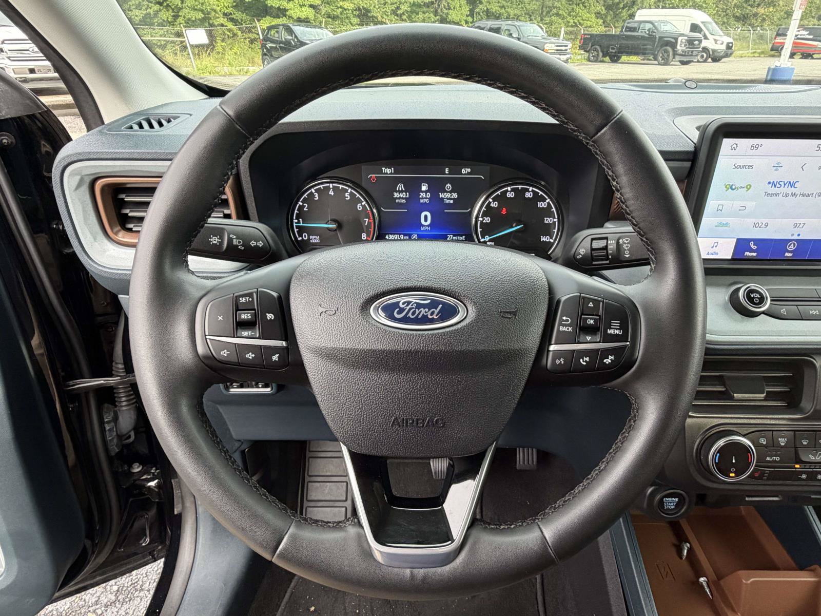 Used 2023 Ford Maverick Lariat w/ Lariat Luxury Package AWD/4WD image 12