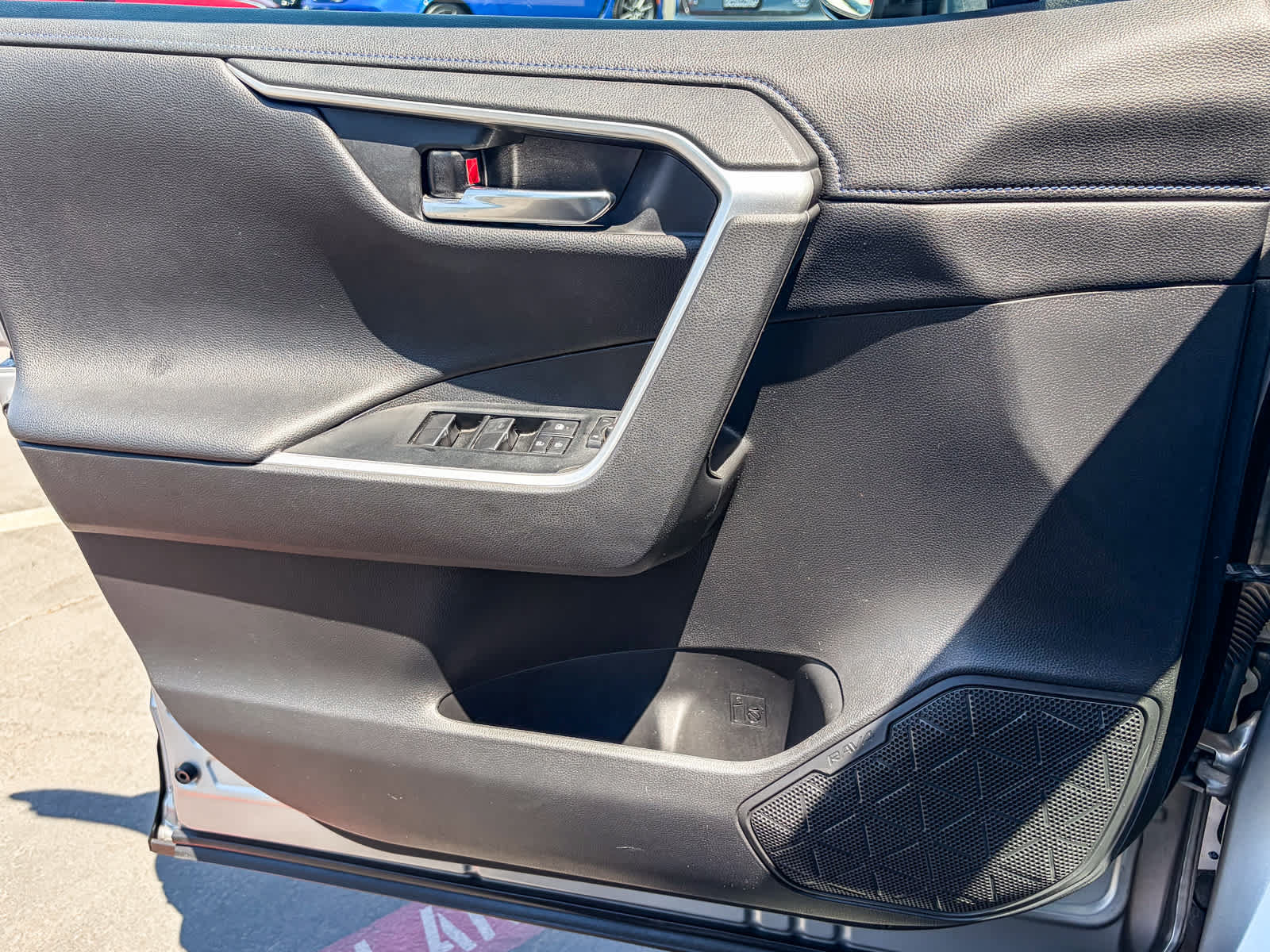 Used 2019 Toyota RAV4 XSE w/ XSE Weather Package AWD/4WD image 20