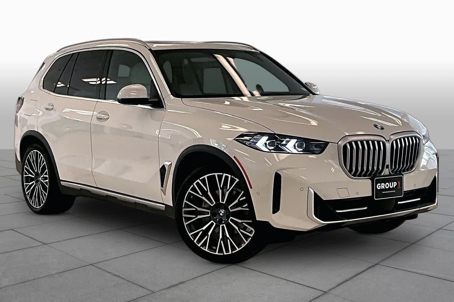 Used 2024 BMW X5 sDrive40i w/ Premium Package RWD image 2