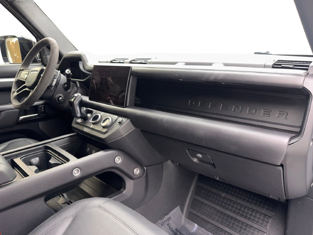Used 2023 Land Rover Defender 110 V8 AWD/4WD image 54