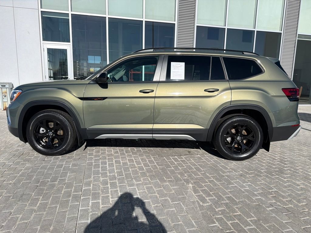 Certified 2024 Volkswagen Atlas Peak Edition SE image 3