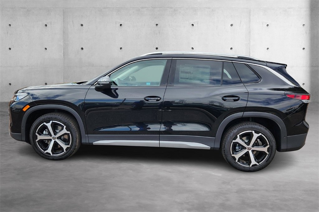 New 2025 Volkswagen Tiguan SE image 21